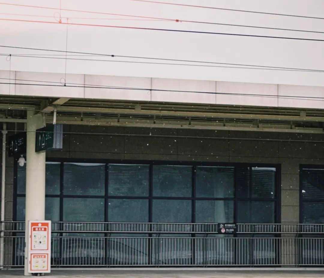 “这个工作太稳定了,大家都狠不下心来辞职” “这个工作太稳定了,大家都狠不下心来辞职”