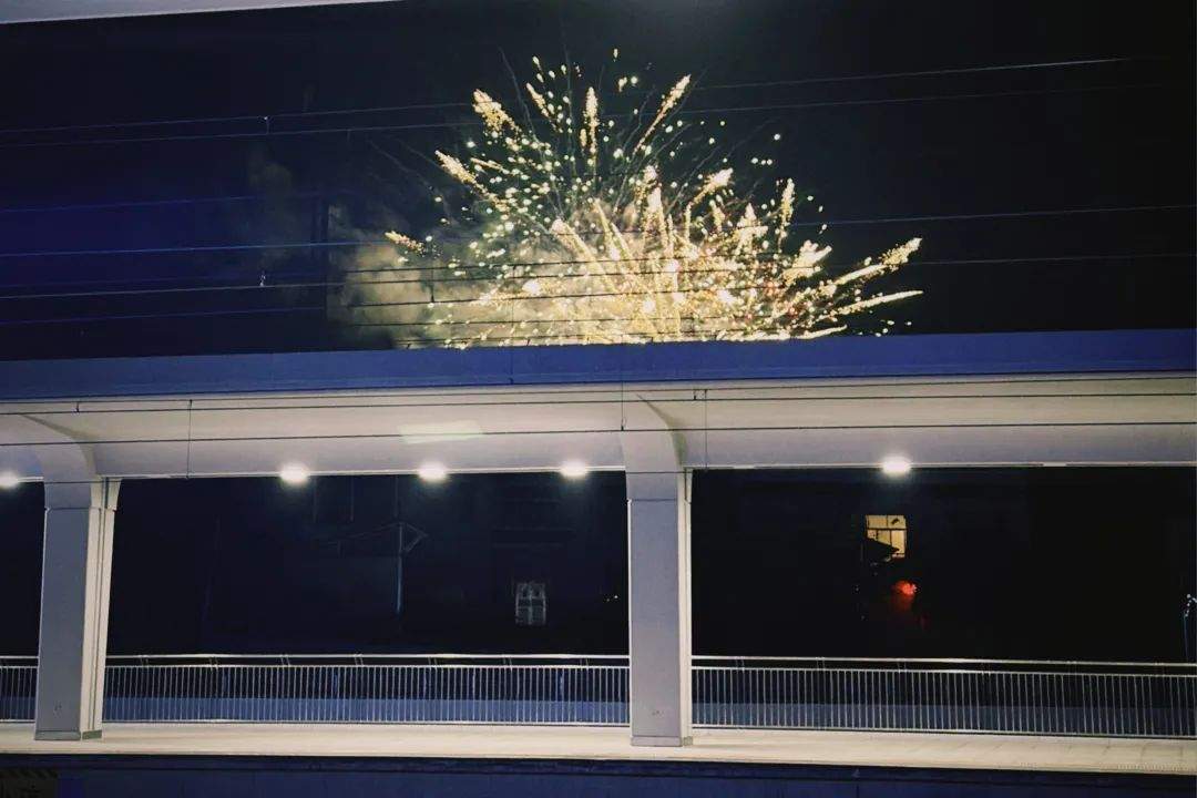 “这个工作太稳定了,大家都狠不下心来辞职” “这个工作太稳定了,大家都狠不下心来辞职”