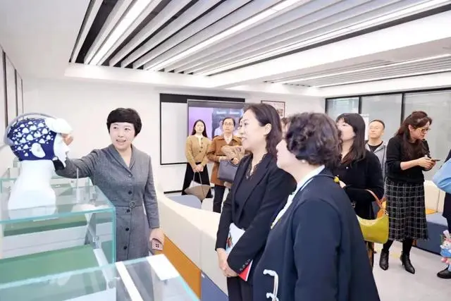 四川省总工会着力打造“人工智能+”女职工创新工作室联盟