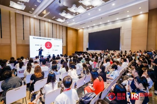 AI时代组织如何生存?前阿里P10详解智简组织模型 AI时代组织如何生存?前阿里P10详解智简组织模型